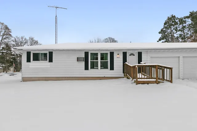 $275,000 | 623 Cross Street, Poynette, WI 53955