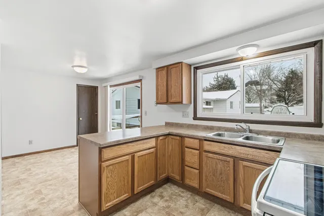 $275,000 | 623 Cross Street, Poynette, WI 53955