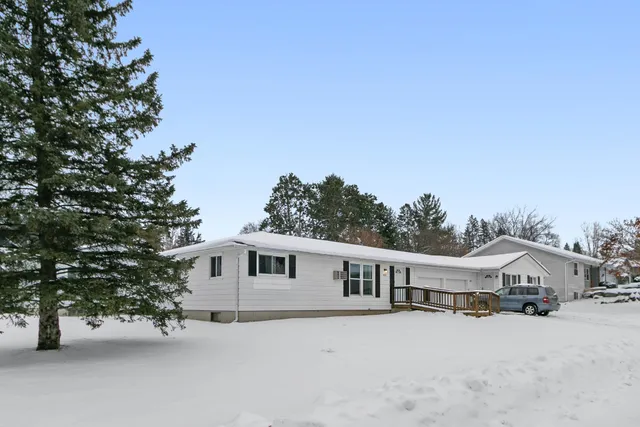 $275,000 | 623 Cross Street, Poynette, WI 53955