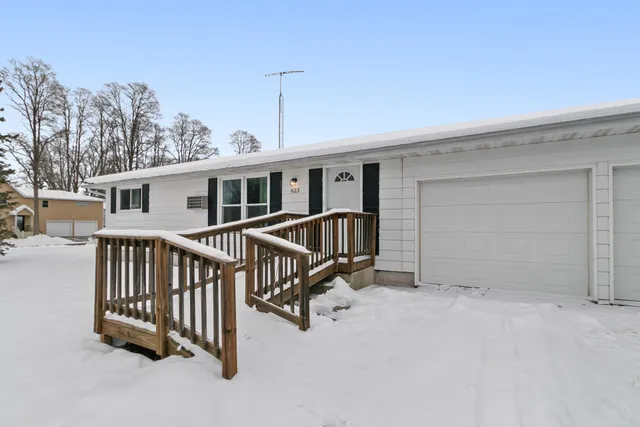 $275,000 | 623 Cross Street, Poynette, WI 53955