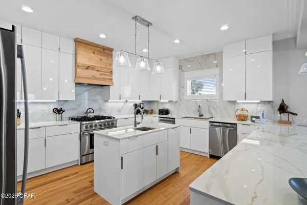 $5,000,000 | 1570 East Gulf Beach Drive, Eastpoint, FL 32328