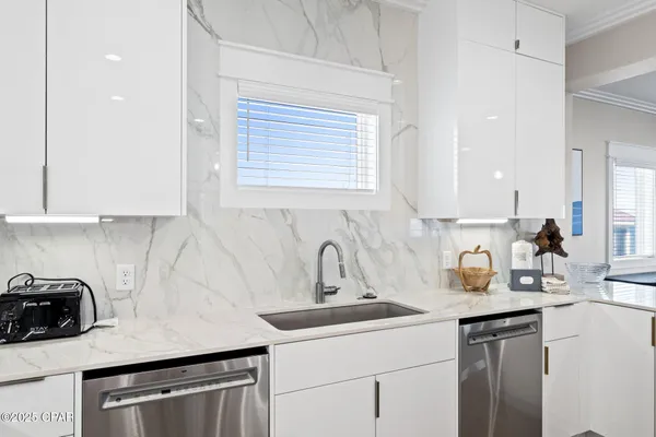 $5,000,000 | 1570 East Gulf Beach Drive, Eastpoint, FL 32328