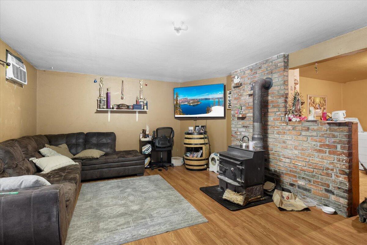2495 Taylor Road Central Point, OR 97502 - Photo 5 of 23 5