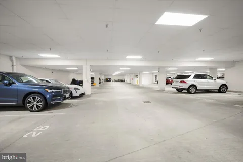 $635,000 | 3985 Norton Place, Unit 101, Fairfax, VA 22030