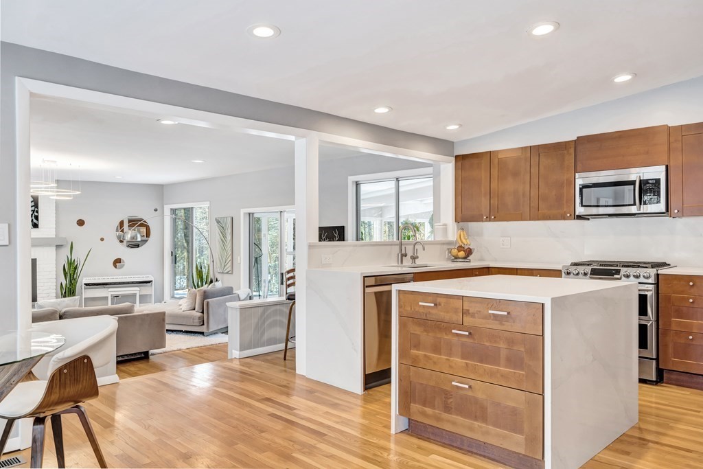 45 Isaac Davis Road Concord, MA 01742 - Photo 12 of 27