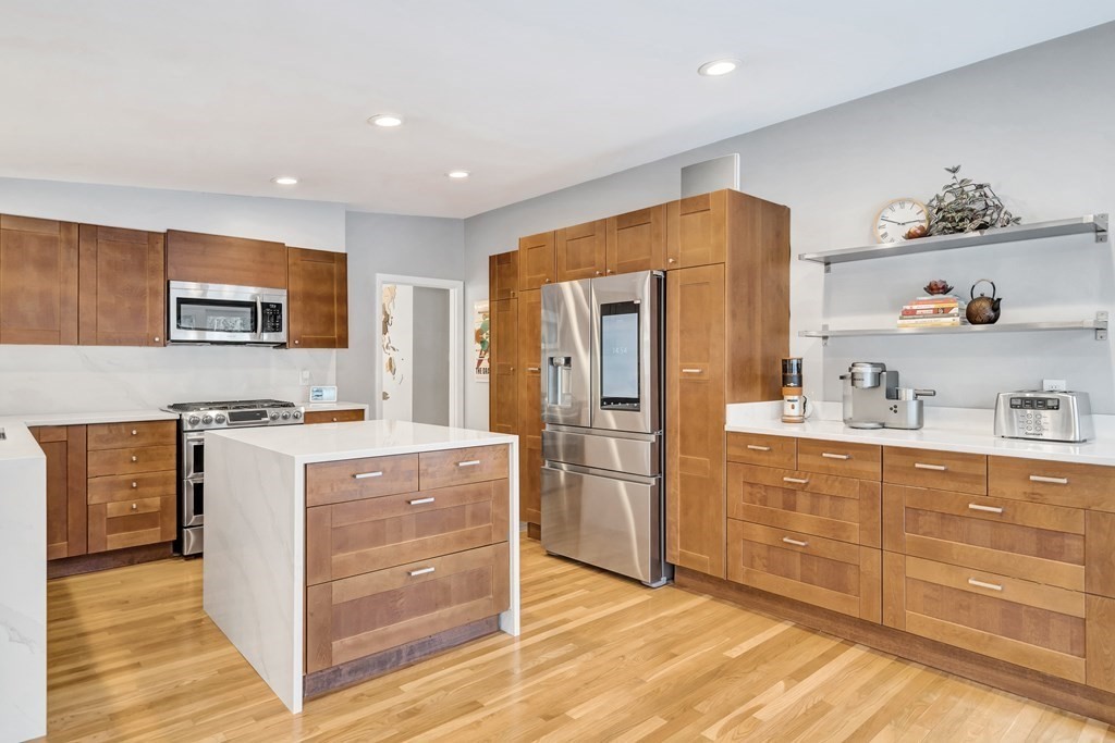 45 Isaac Davis Road Concord, MA 01742 - Photo 13 of 27