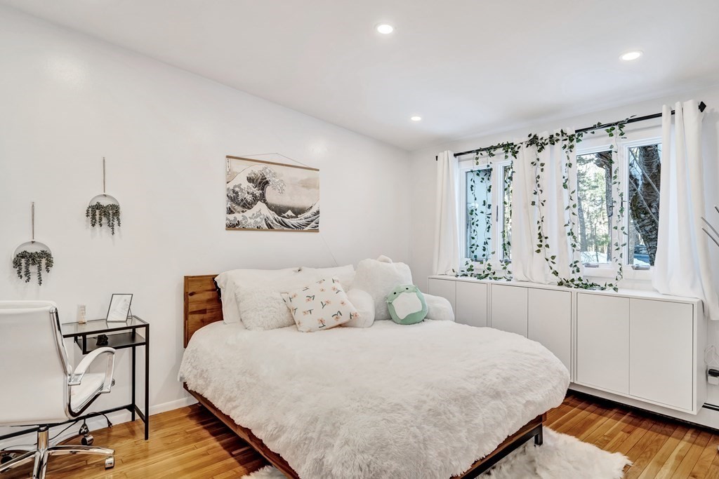 45 Isaac Davis Road Concord, MA 01742 - Photo 19 of 27