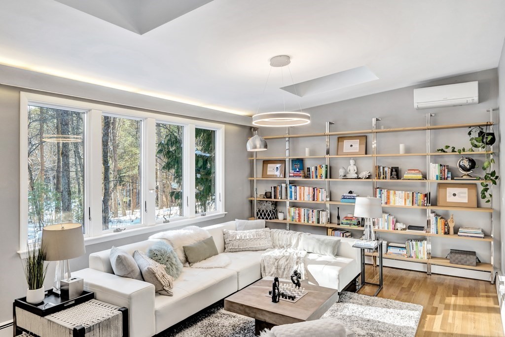 45 Isaac Davis Road Concord, MA 01742 - Photo 4 of 27