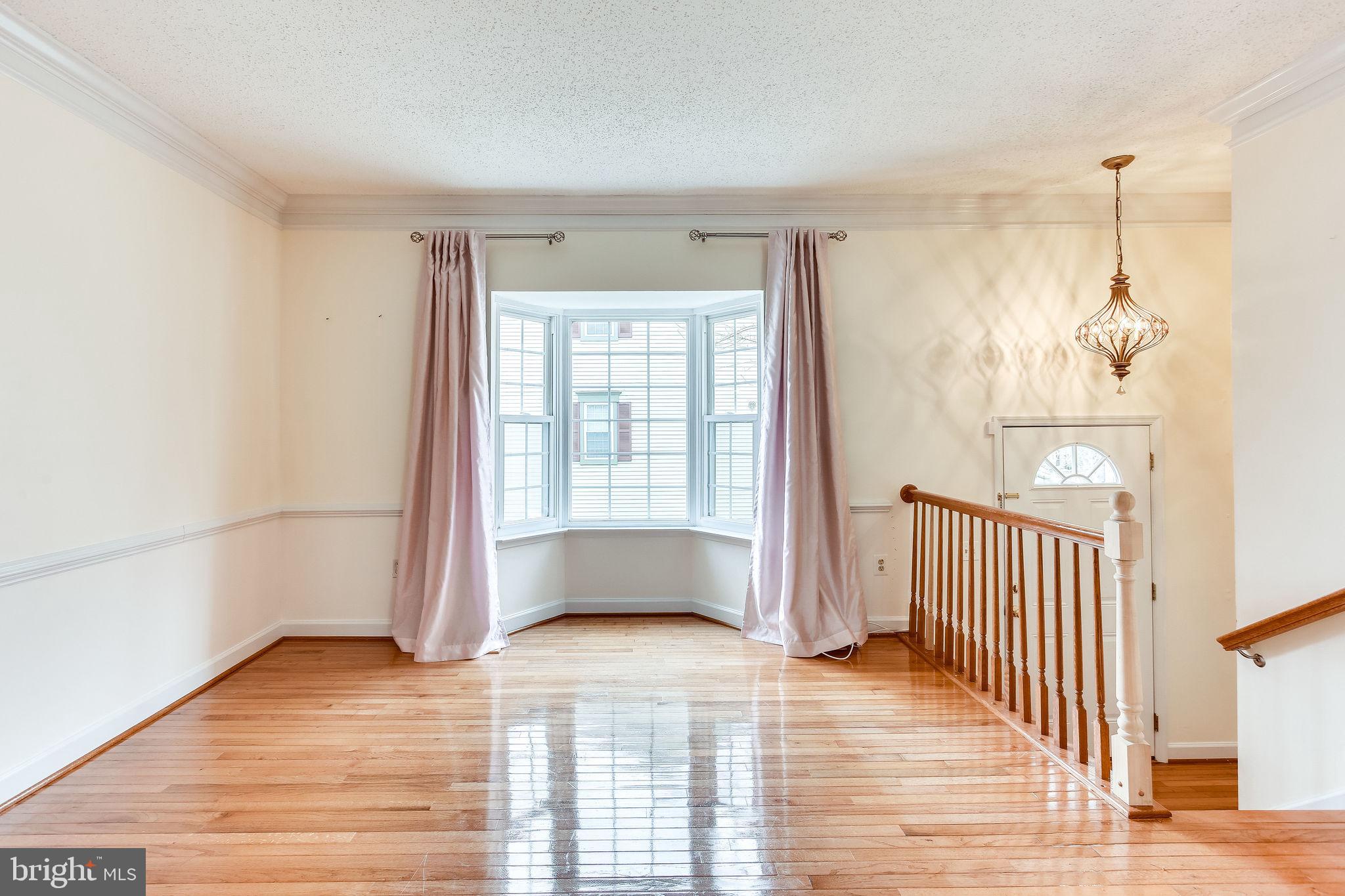 2404 Ridgehampton Court Reston, VA 20191 - Photo 13 of 67 Living Room