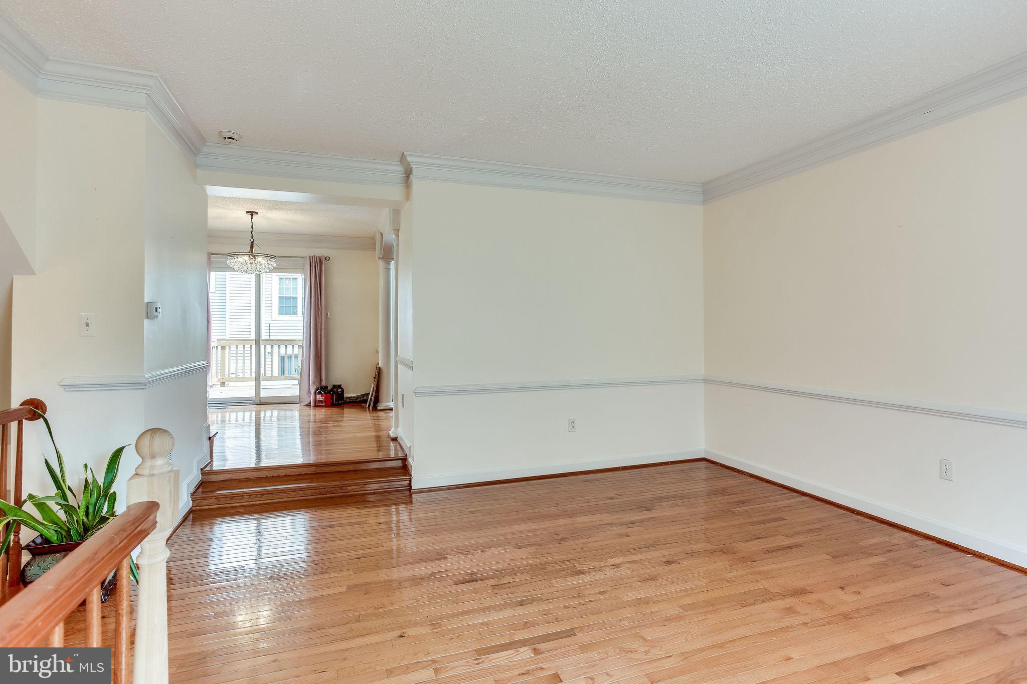 2404 Ridgehampton Court Reston, VA 20191 - Photo 17 of 67 Living Room