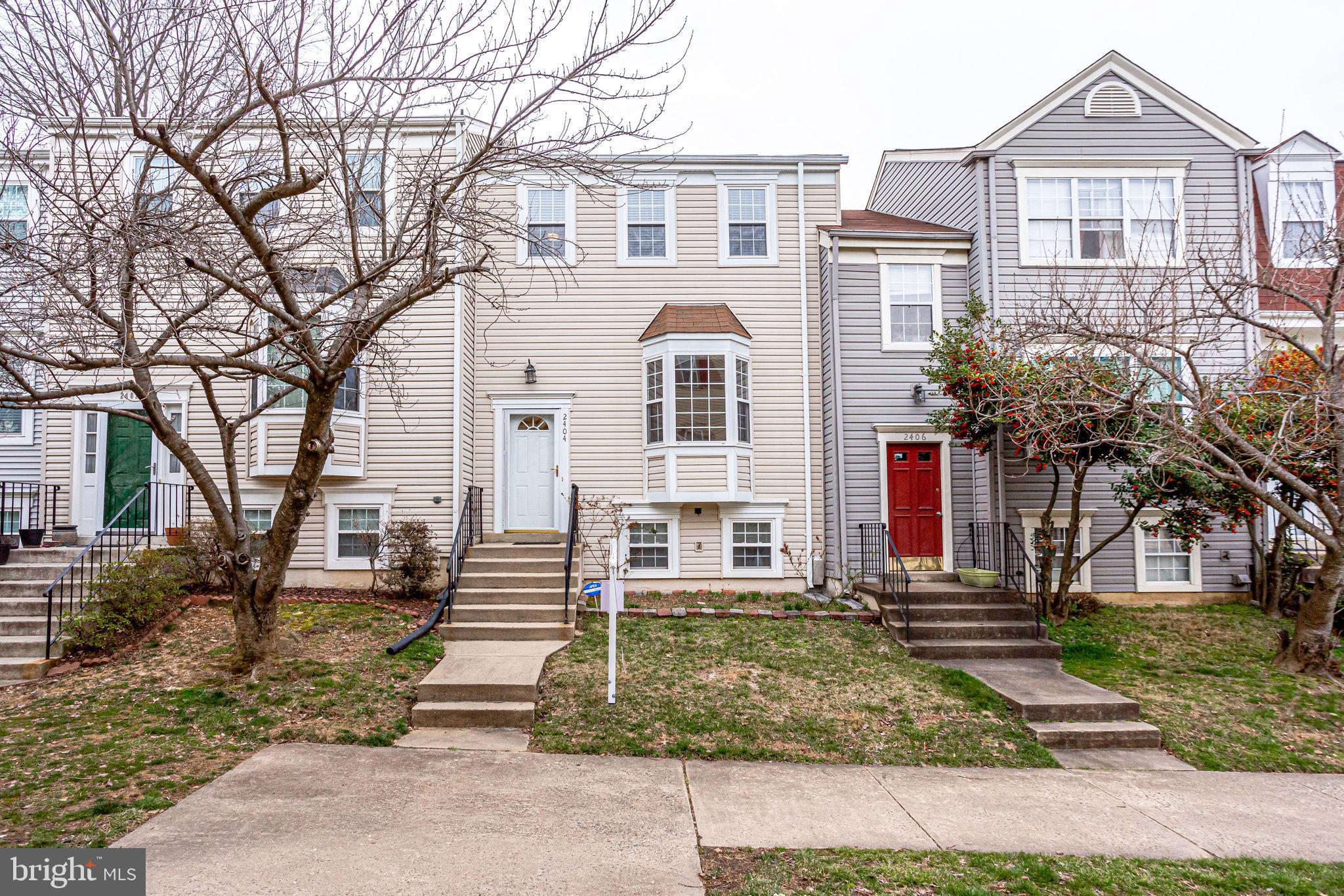 2404 Ridgehampton Court Reston, VA 20191 - Photo 3 of 67 Front Exterior