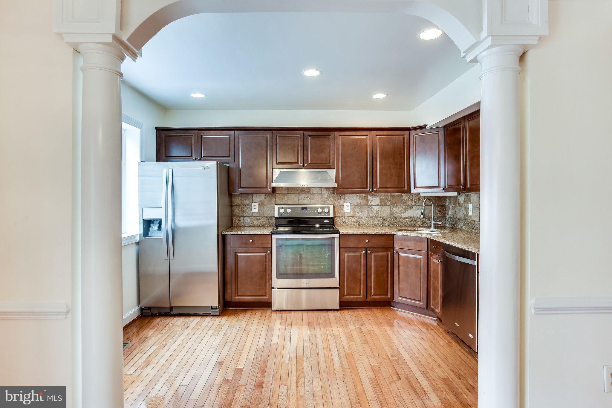 2404 Ridgehampton Court Reston, VA 20191 - Photo 23 of 67 Kitchen