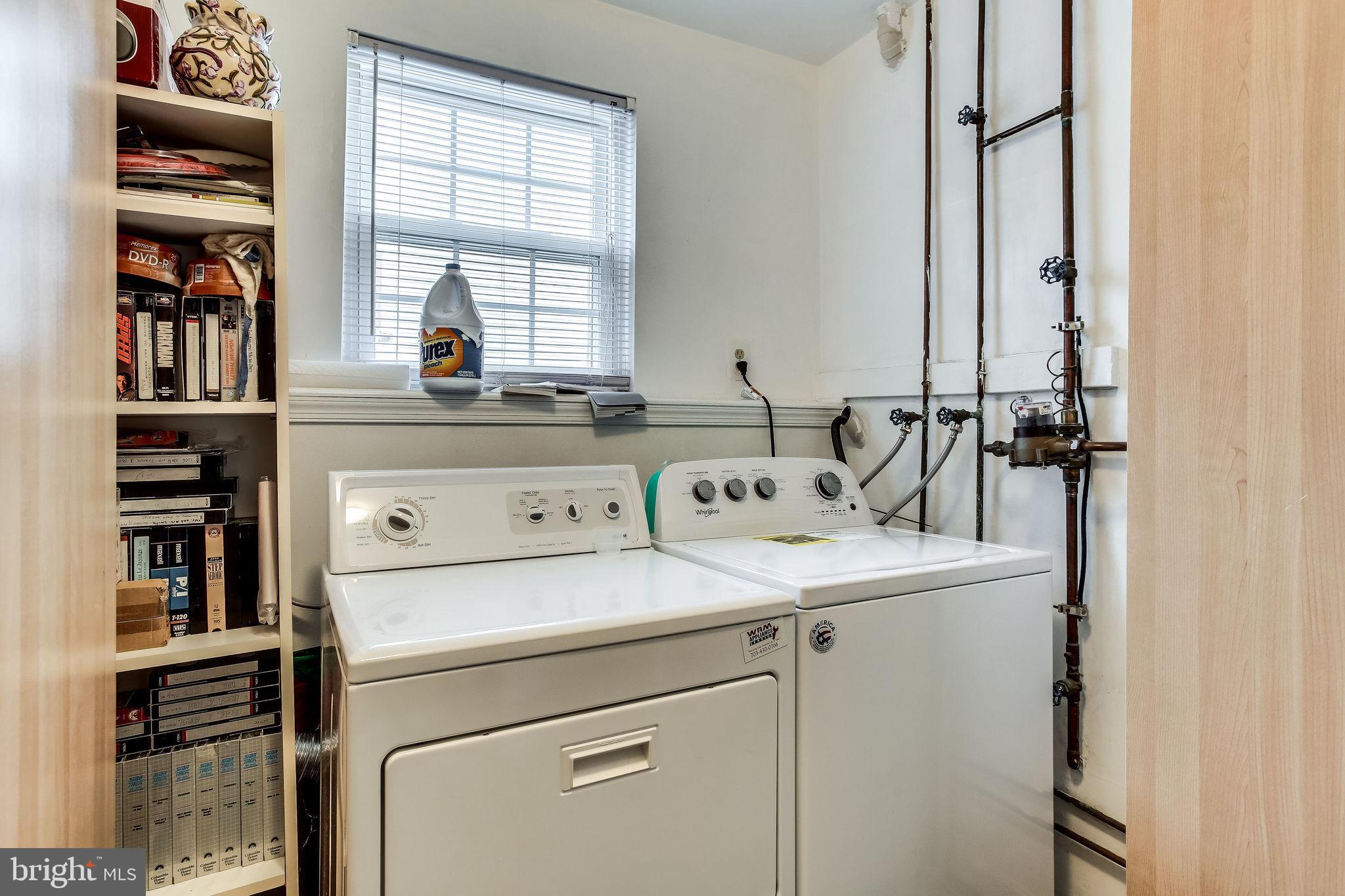 2404 Ridgehampton Court Reston, VA 20191 - Photo 52 of 67 Laundry