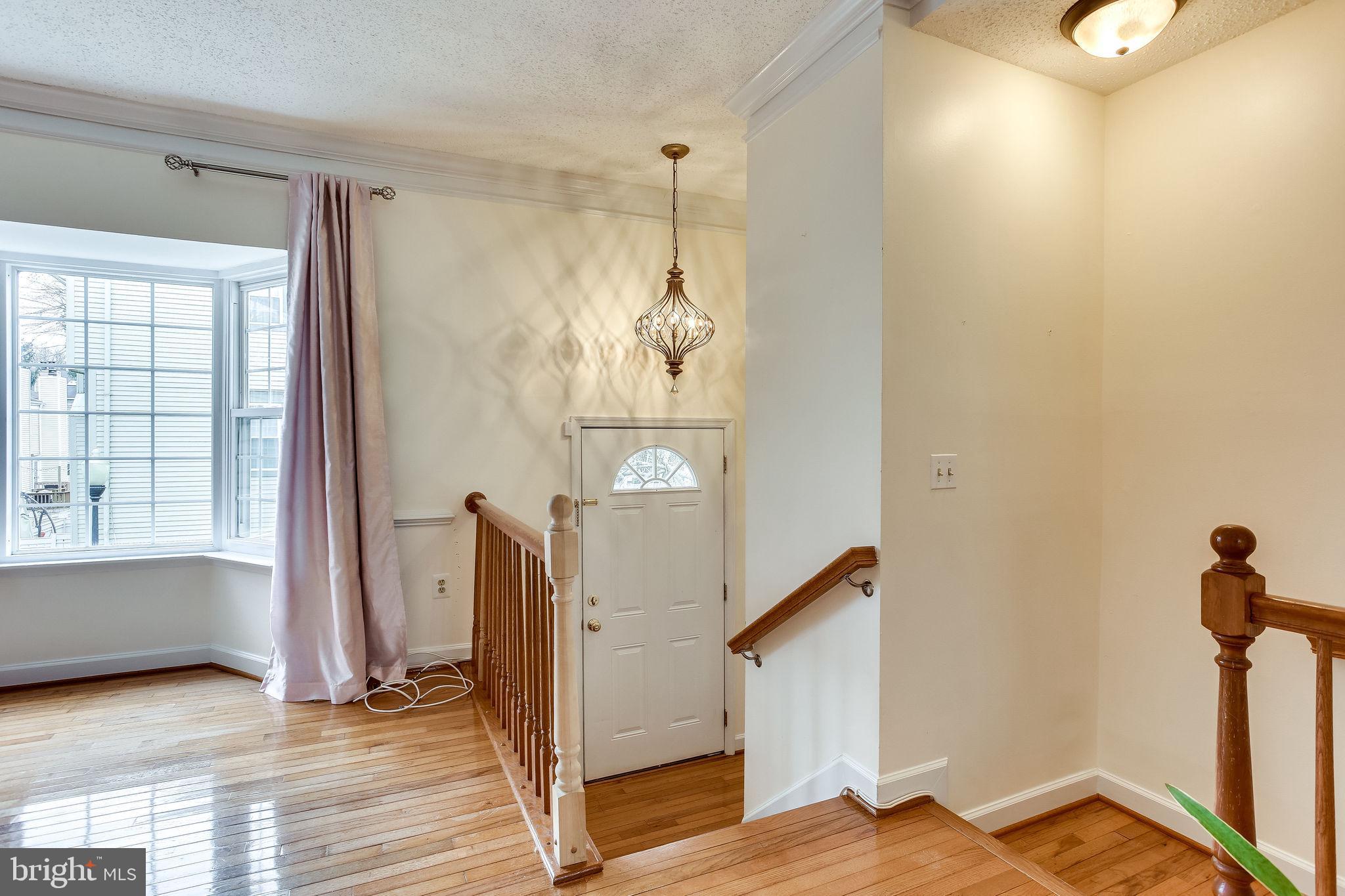 2404 Ridgehampton Court Reston, VA 20191 - Photo 10 of 67 Foyer