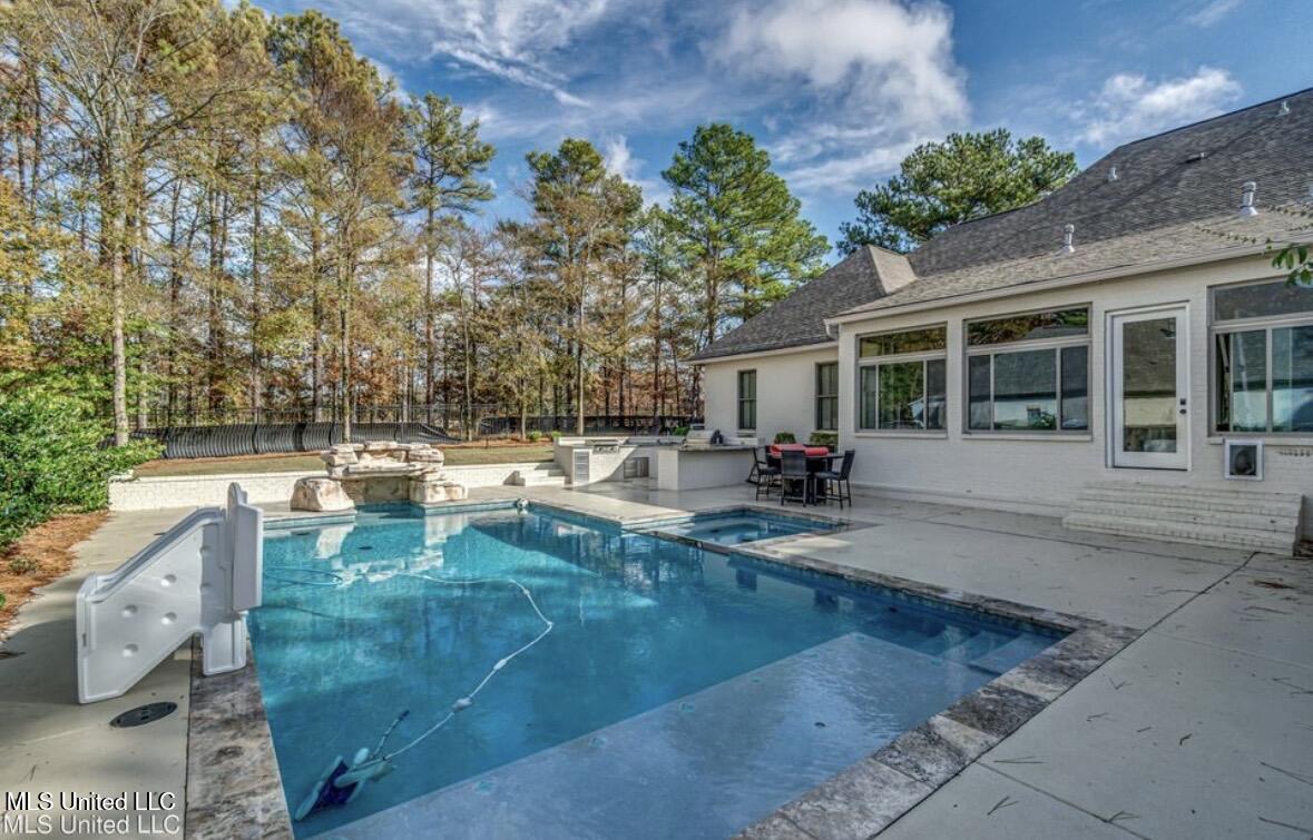 136 Shoreline Drive Madison, MS 39110 - Photo 2 of 5 IMG_6988