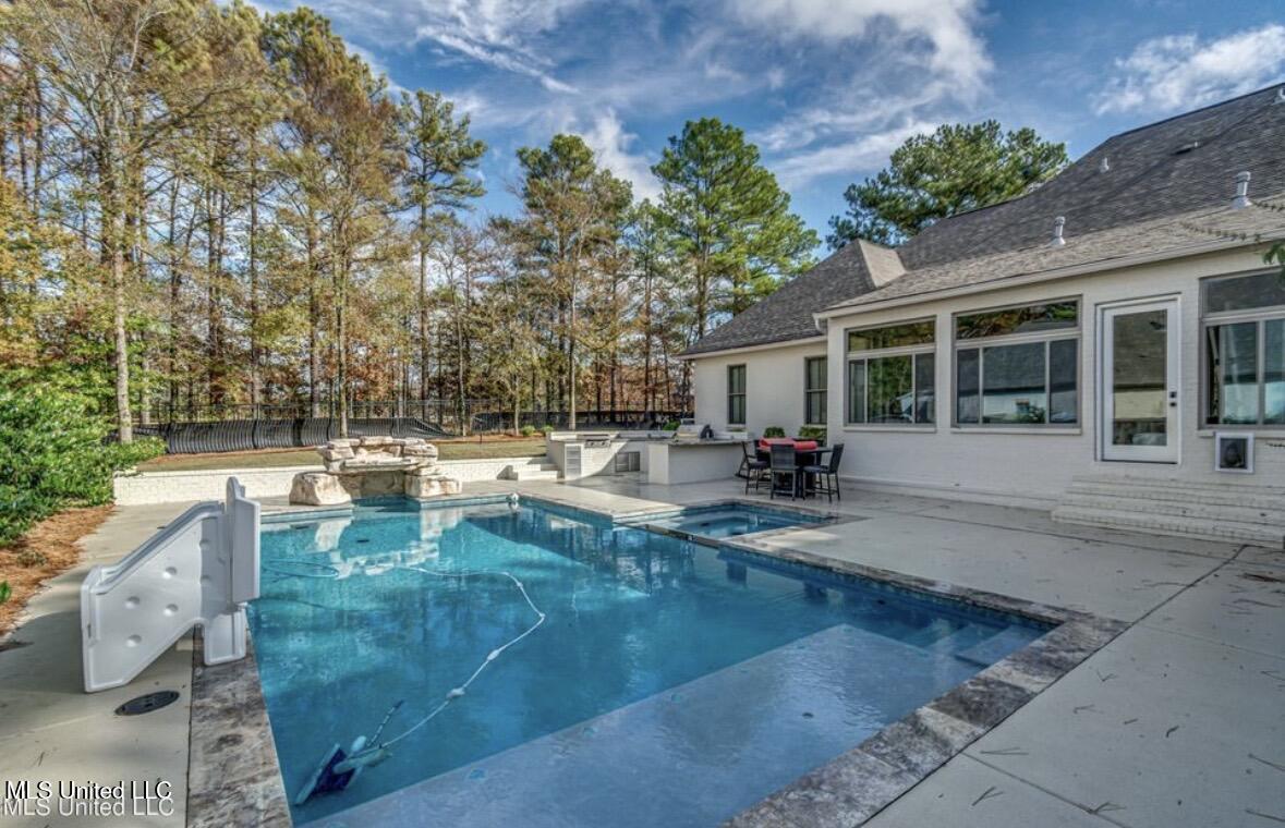 136 Shoreline Drive Madison, MS 39110 - Photo 3 of 5 IMG_6987