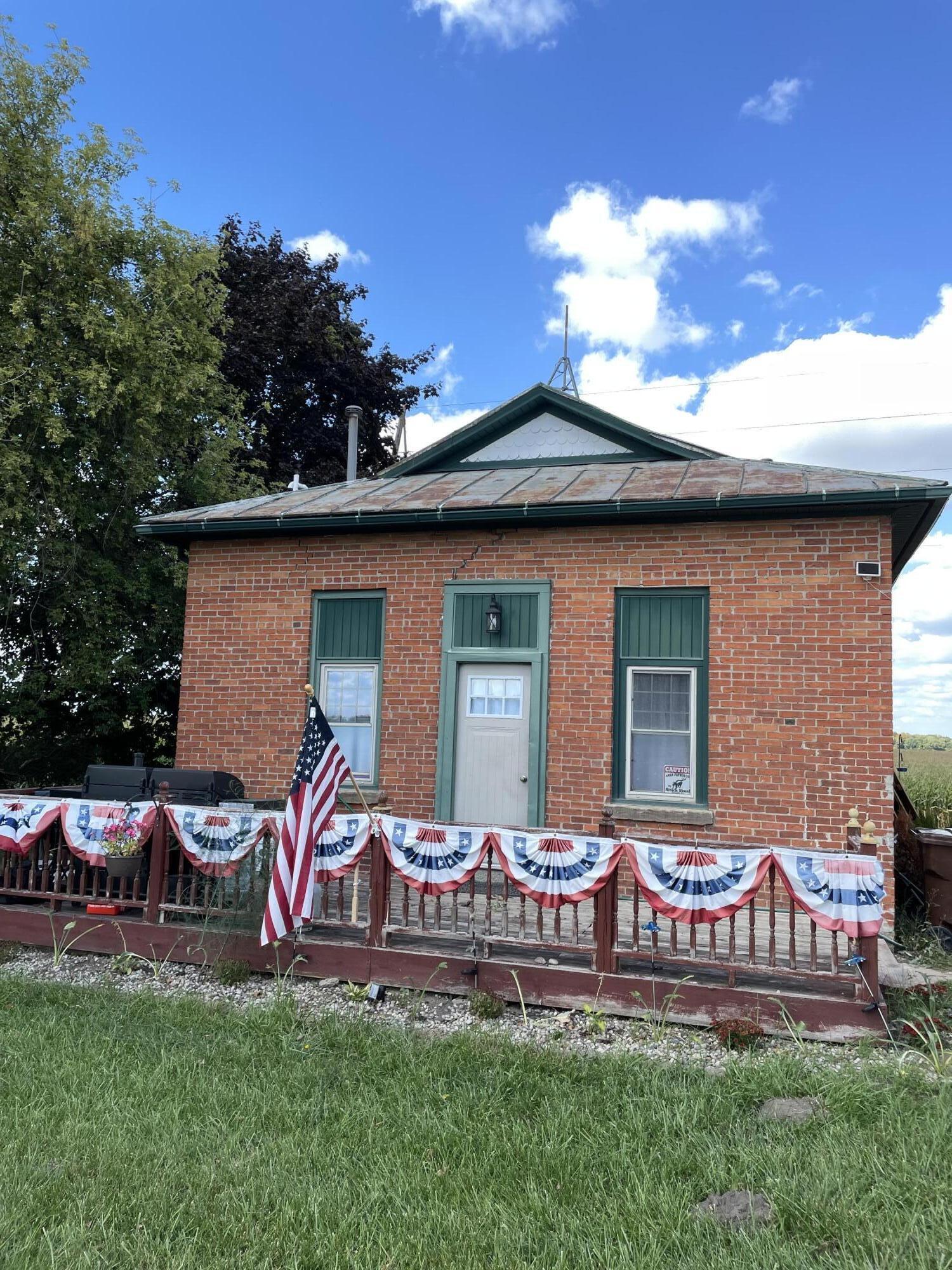 9507 East Carson City Road Carson City, MI 48811 - Photo 1 of 17 IMG_5468