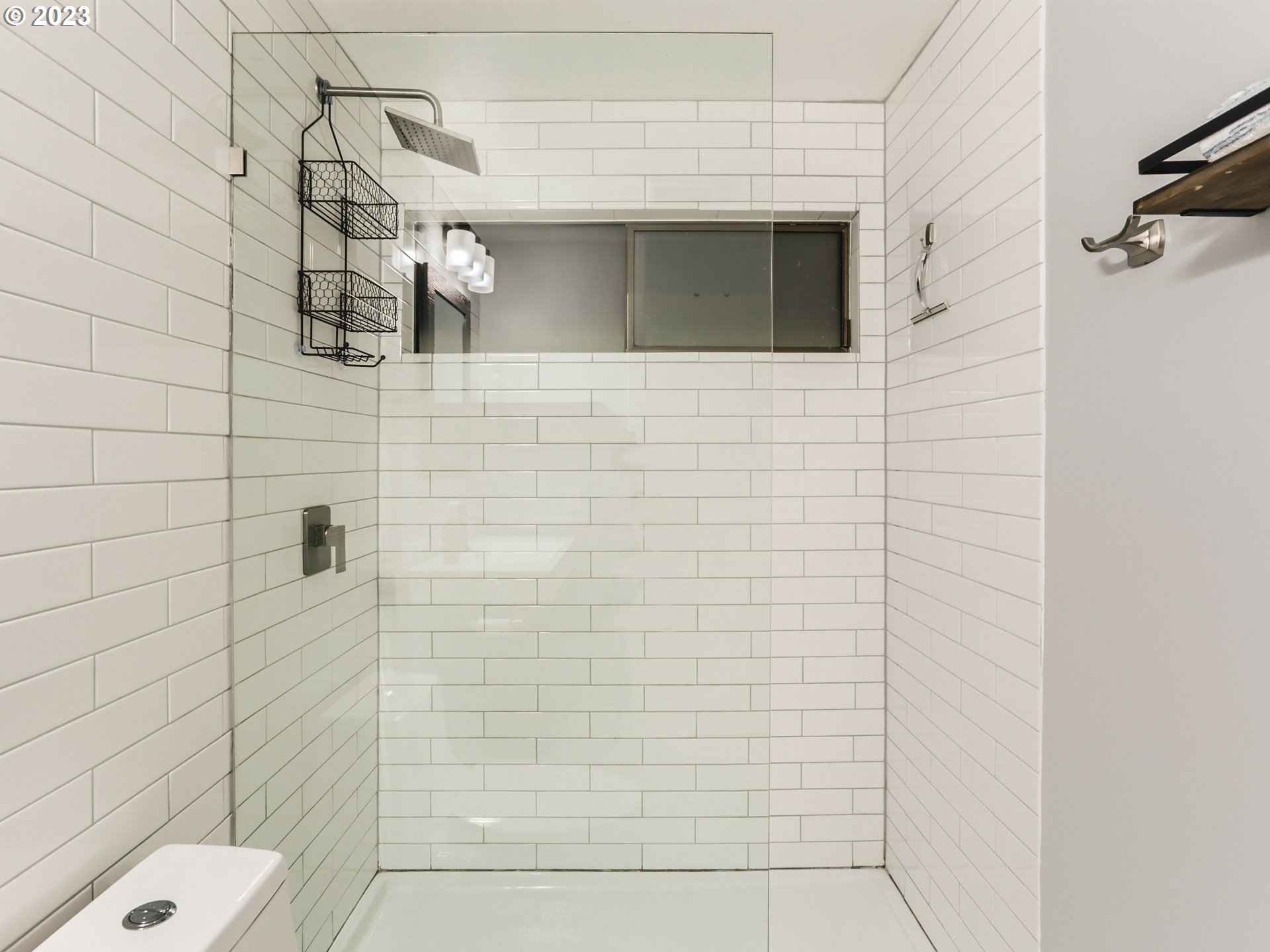 7718 Southwest Barnes Road Portland, OR 97225 - Photo 14 of 26 Gallery Image 14