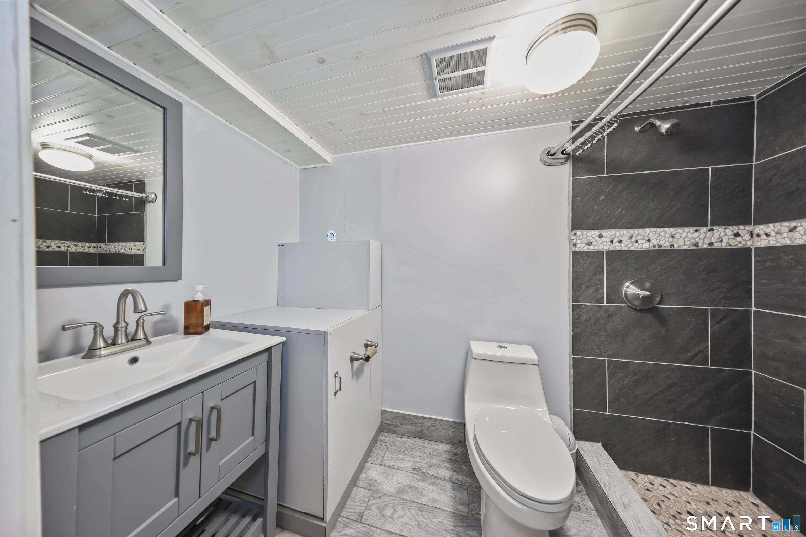 2 Badger Road Wolcott, CT 06716 - Photo 23 of 40