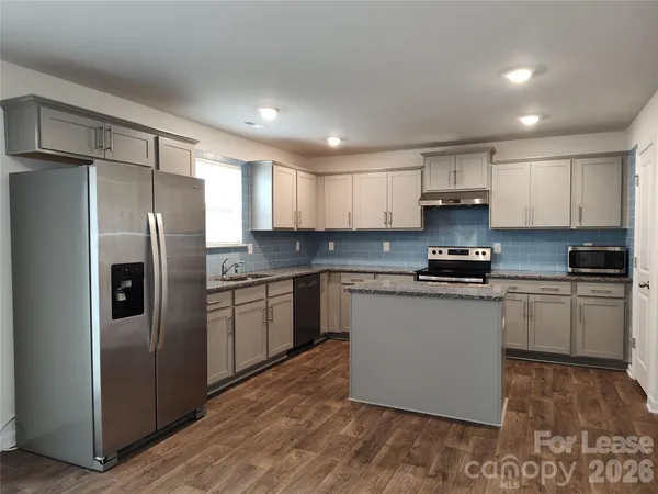 $1,890 | 2109 Allium Drive, Charlotte, NC 28216