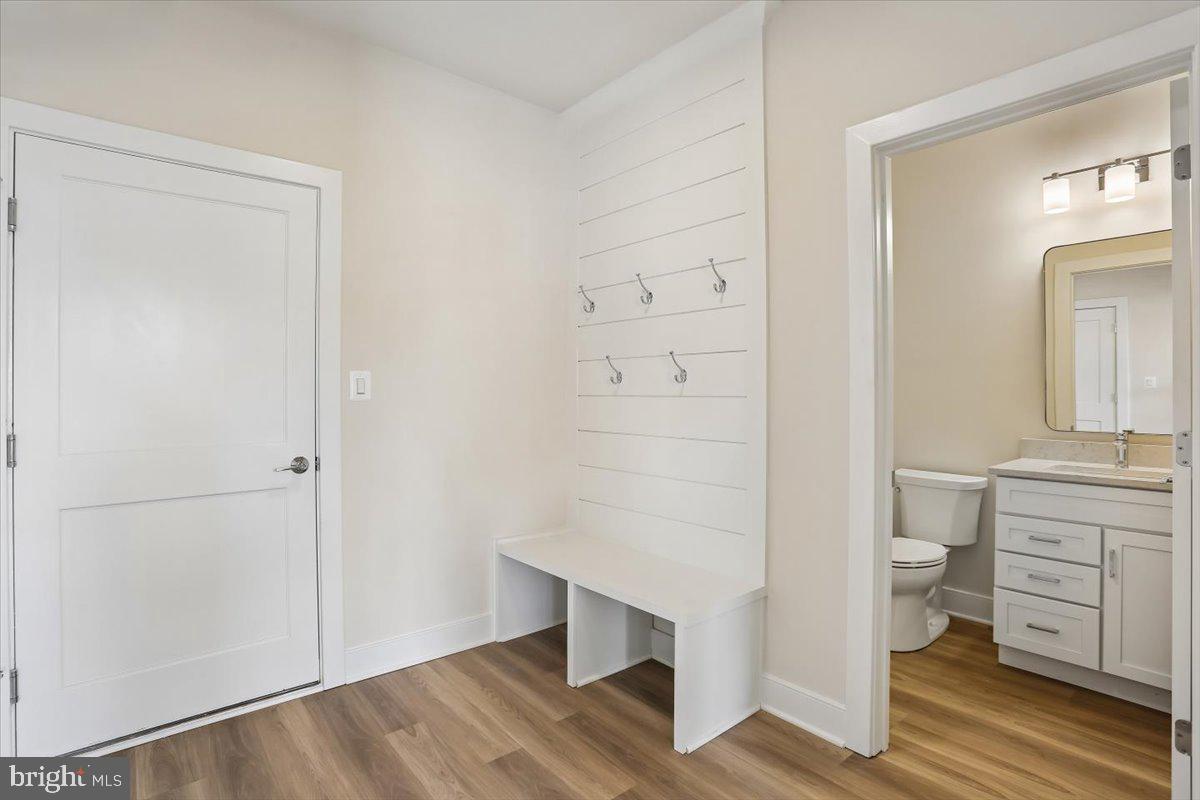 102 Allen Lane Poolesville, MD 20837 - Photo 11 of 53 Mud Room (sample photo)