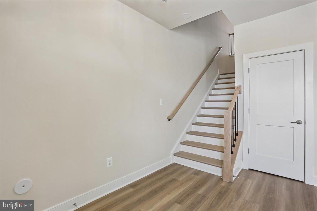 102 Allen Lane Poolesville, MD 20837 - Photo 14 of 53 Foyer (sample photo)