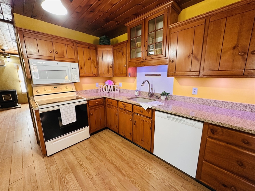 44 Comins Pond Road Warren, MA 01083 - Photo 6 of 33