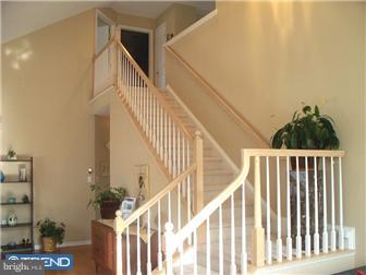 39 Bluebonnet Road Langhorne, PA 19047 - Photo 3 of 12 Foyer