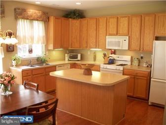39 Bluebonnet Road Langhorne, PA 19047 - Photo 5 of 12 Kitchen