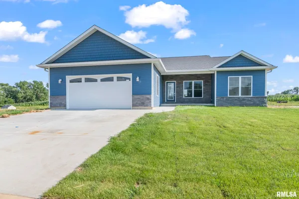 $450,000 | 72 Moonlight Ct. Court, Chatham, IL 62629