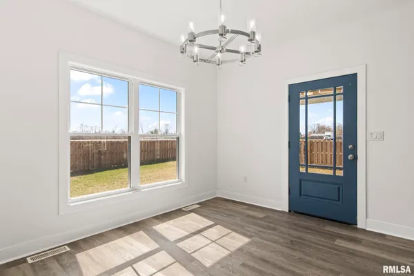 $450,000 | 72 Moonlight Ct. Court, Chatham, IL 62629