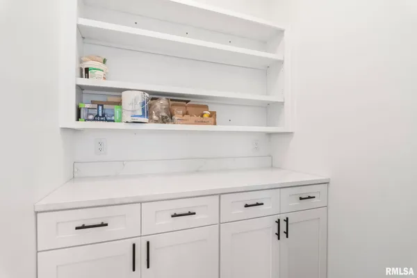 $450,000 | 72 Moonlight Ct. Court, Chatham, IL 62629