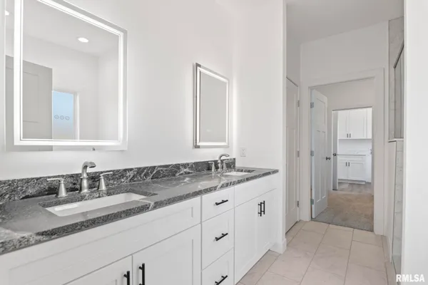 $450,000 | 72 Moonlight Ct. Court, Chatham, IL 62629