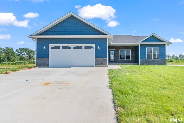 $450,000 | 72 Moonlight Ct. Court, Chatham, IL 62629
