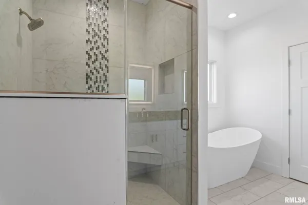 $450,000 | 72 Moonlight Ct. Court, Chatham, IL 62629