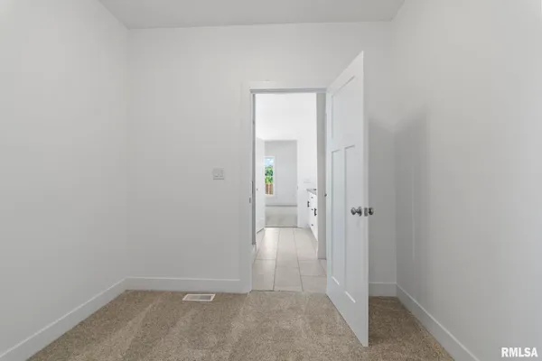 $450,000 | 72 Moonlight Ct. Court, Chatham, IL 62629