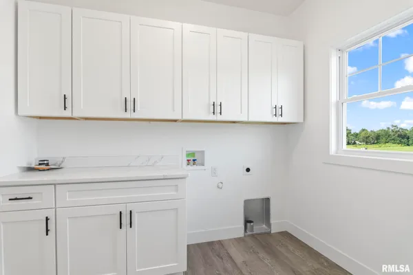 $450,000 | 72 Moonlight Ct. Court, Chatham, IL 62629