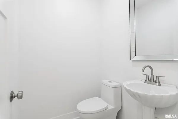 $450,000 | 72 Moonlight Ct. Court, Chatham, IL 62629