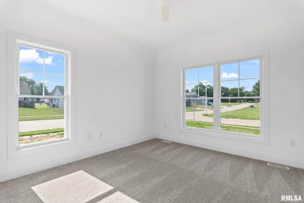 $450,000 | 72 Moonlight Ct. Court, Chatham, IL 62629