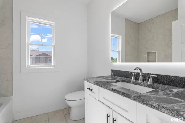 $450,000 | 72 Moonlight Ct. Court, Chatham, IL 62629