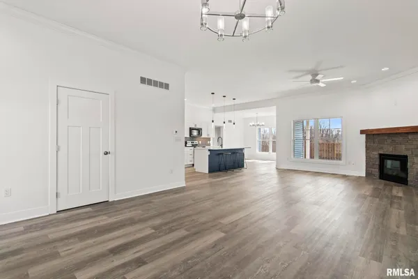 $450,000 | 72 Moonlight Ct. Court, Chatham, IL 62629