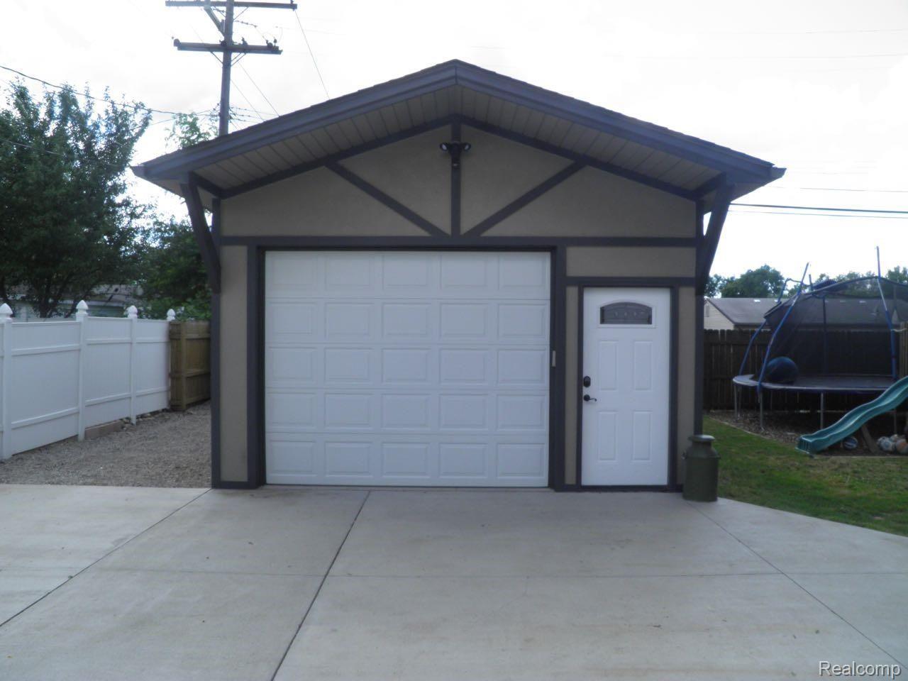 3656 South Merriman Road Wayne, MI 48184 - Photo 8 of 31 p17.jpg