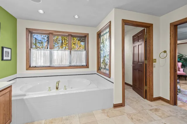 $465,000 | 2800 Schaefer Circle, Appleton, WI 54915