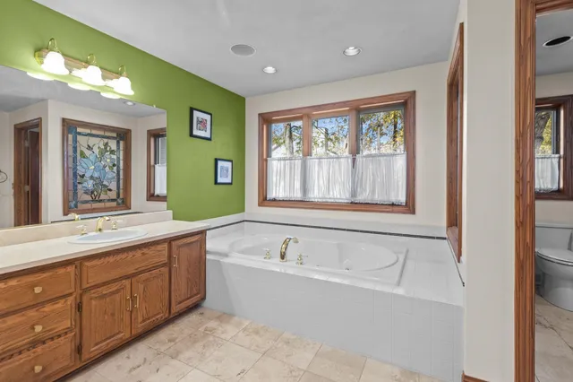 $465,000 | 2800 Schaefer Circle, Appleton, WI 54915