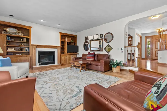 $465,000 | 2800 Schaefer Circle, Appleton, WI 54915