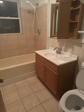 $1,900 | 9 Bradford Street, Unit 2, Taunton, MA 02780