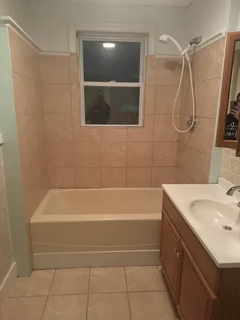 $1,900 | 9 Bradford Street, Unit 2, Taunton, MA 02780