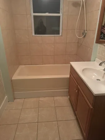 $1,900 | 9 Bradford Street, Unit 2, Taunton, MA 02780