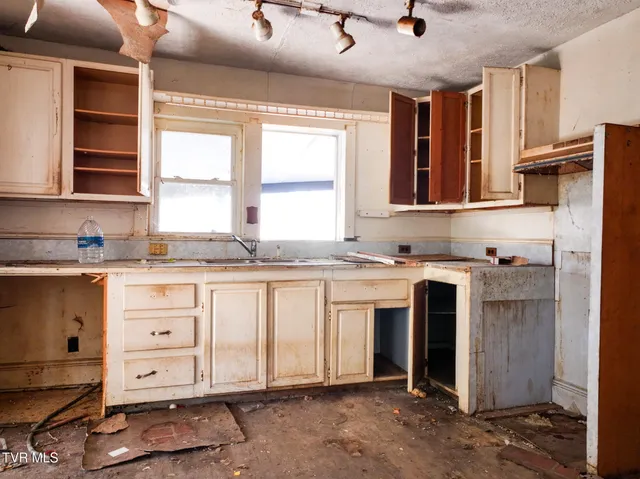 $39,000 | 1227 Bristol Highway, Unit 26, Elizabethton, TN 37643