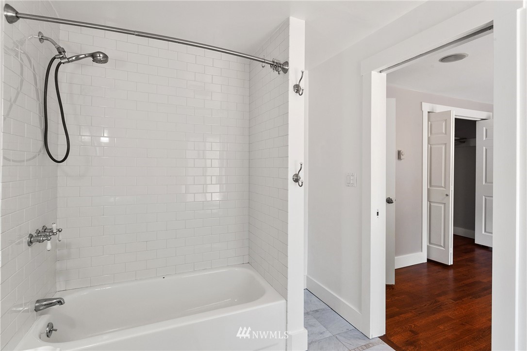 9216 Sand Point Way Northeast Seattle, WA 98115 - Photo 13 of 21 Gallery Image 13
